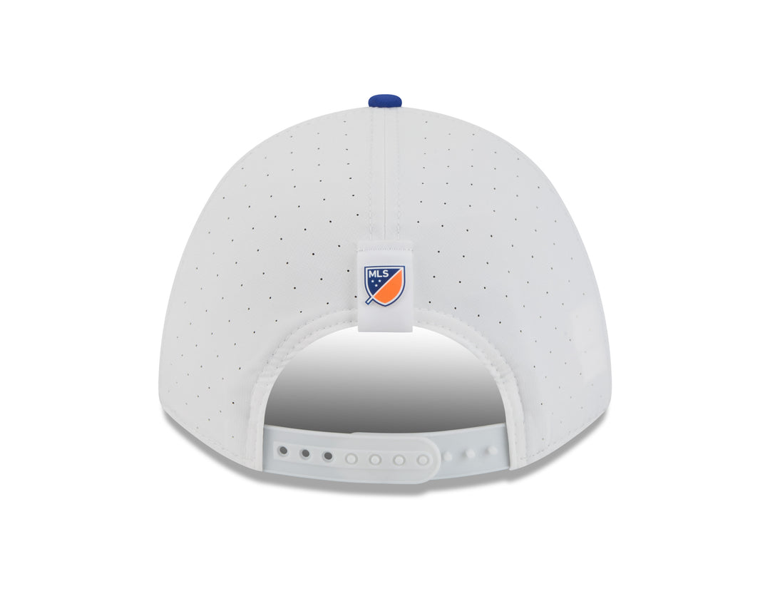 Kickoff Hat 940
