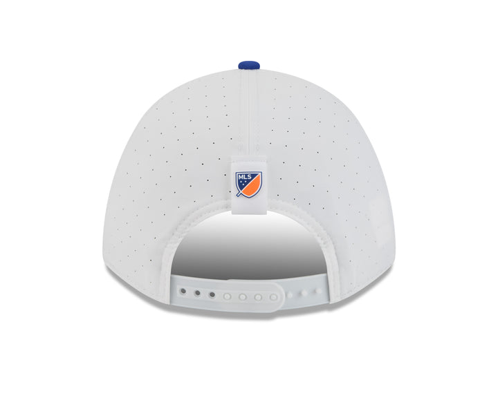 Kickoff Hat 940
